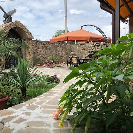 Гостевой Дом Siella Hotel Sukhumi Luaran gambar