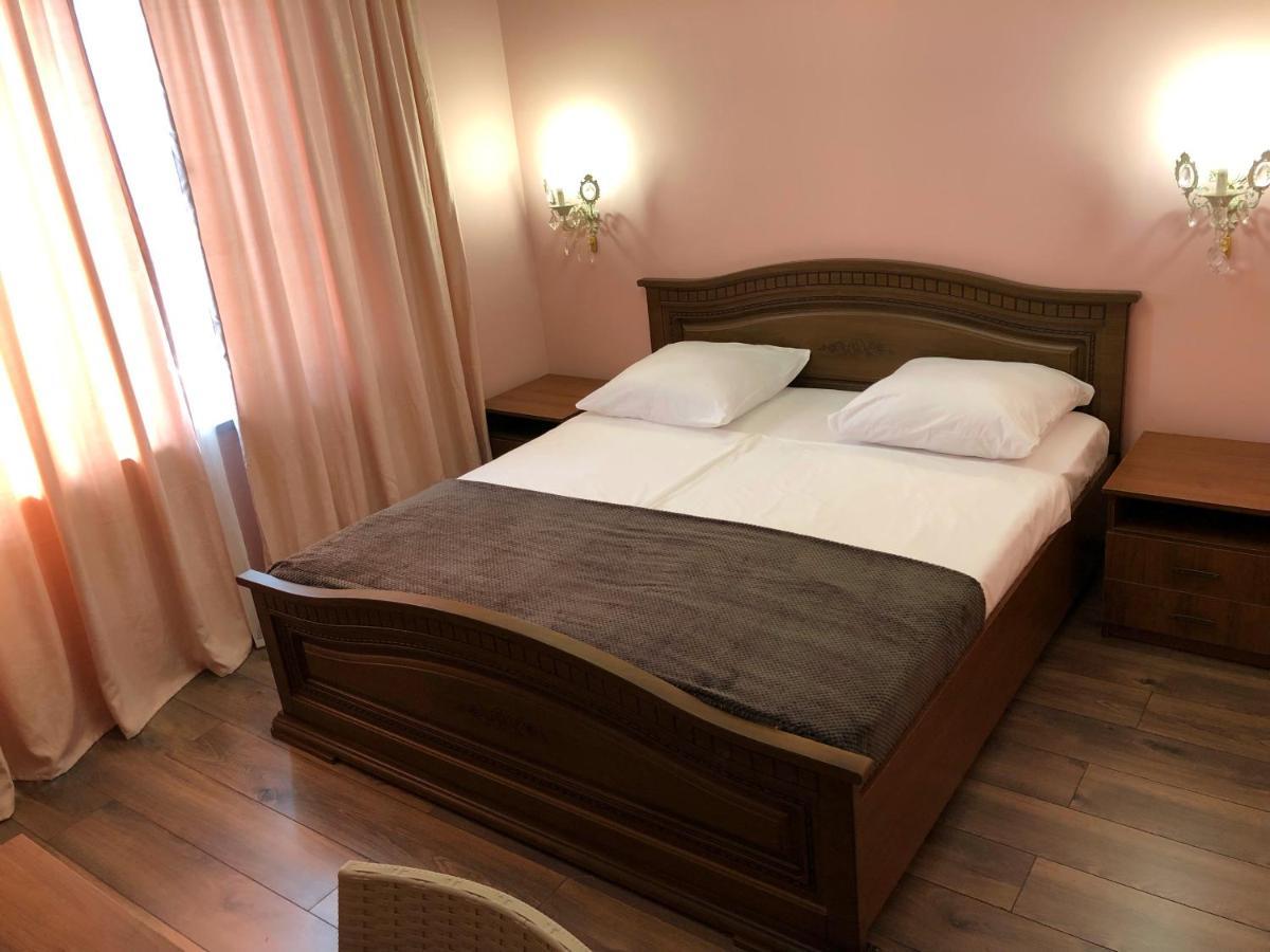 Гостевой Дом Siella Hotel Sukhumi Luaran gambar