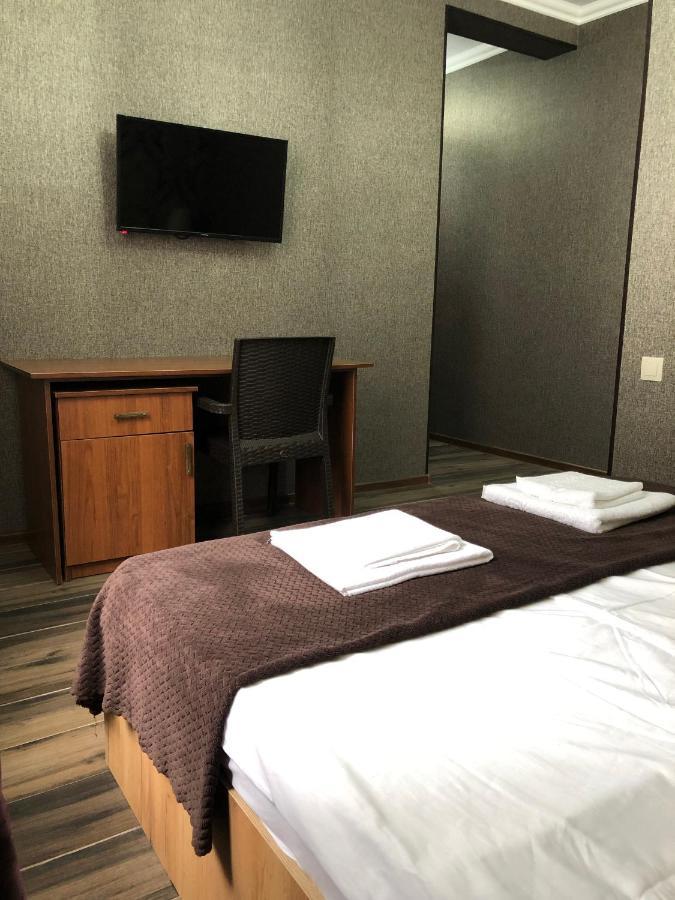 Гостевой Дом Siella Hotel Sukhumi Luaran gambar