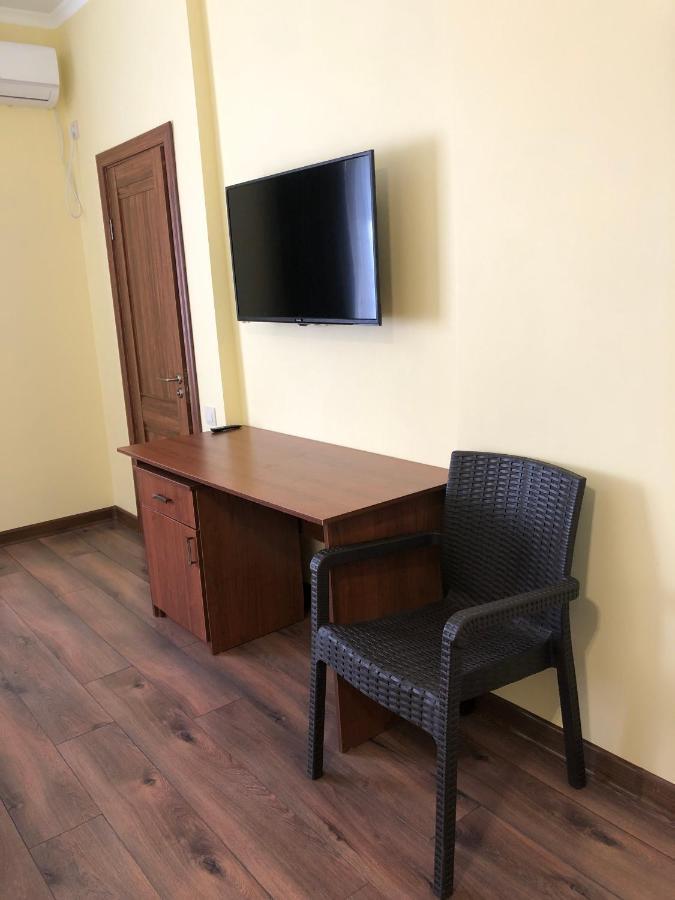 Гостевой Дом Siella Hotel Sukhumi Luaran gambar