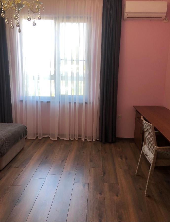 Гостевой Дом Siella Hotel Sukhumi Luaran gambar